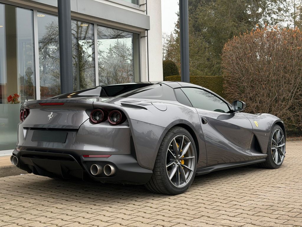 Ferrari 812 2021