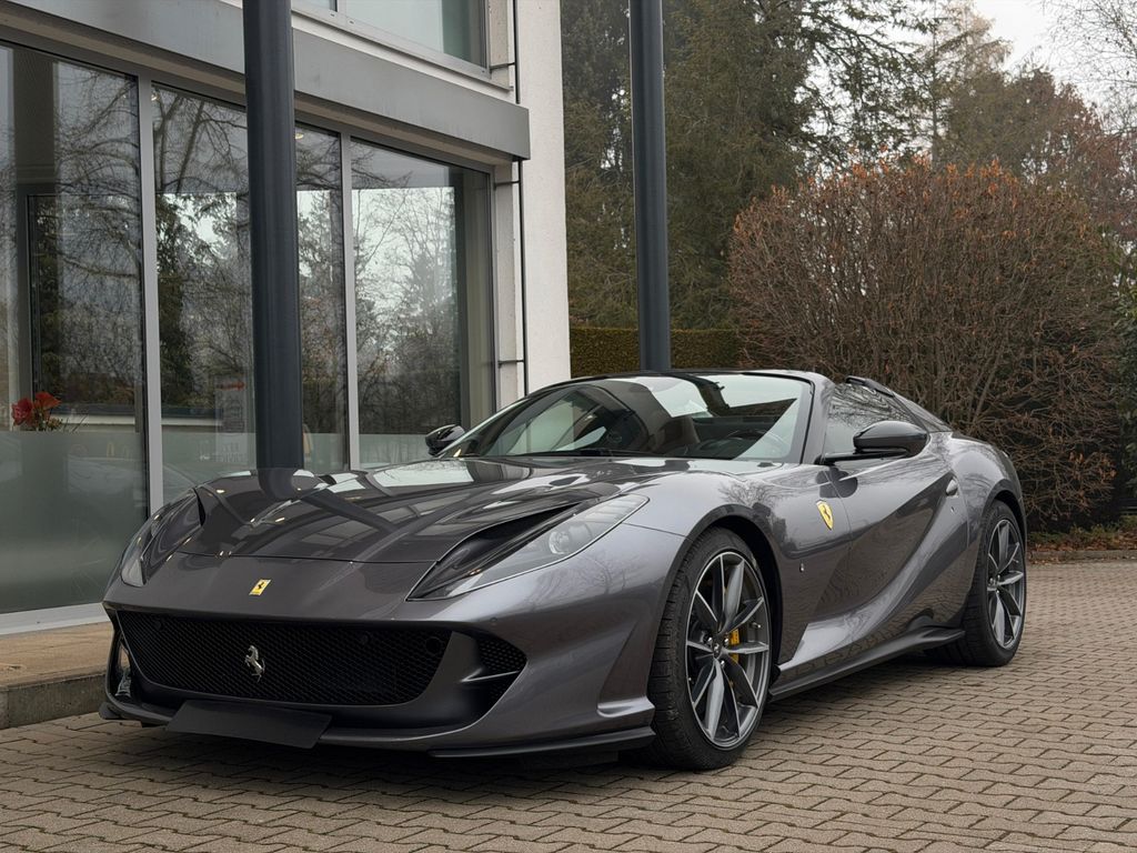 Ferrari 812 2021