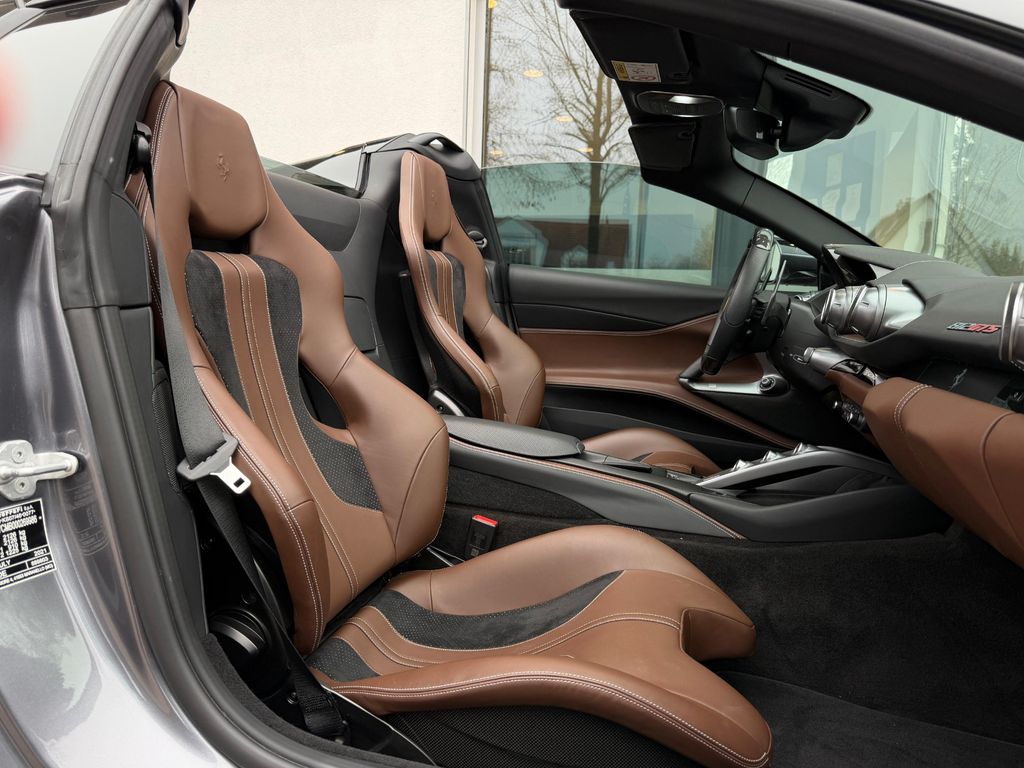 Ferrari 812 2021
