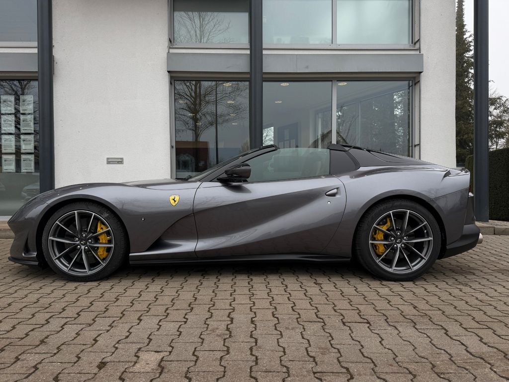 Ferrari 812 2021