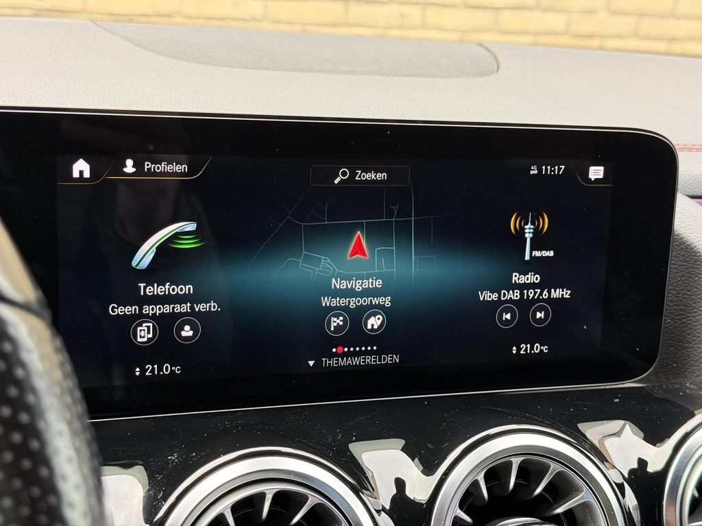 Mercedes-Benz EQA 2021