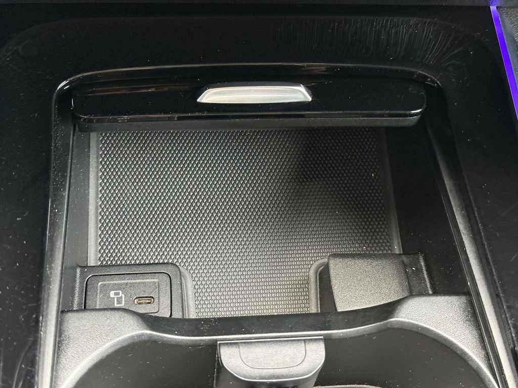 Mercedes-Benz EQA 2021