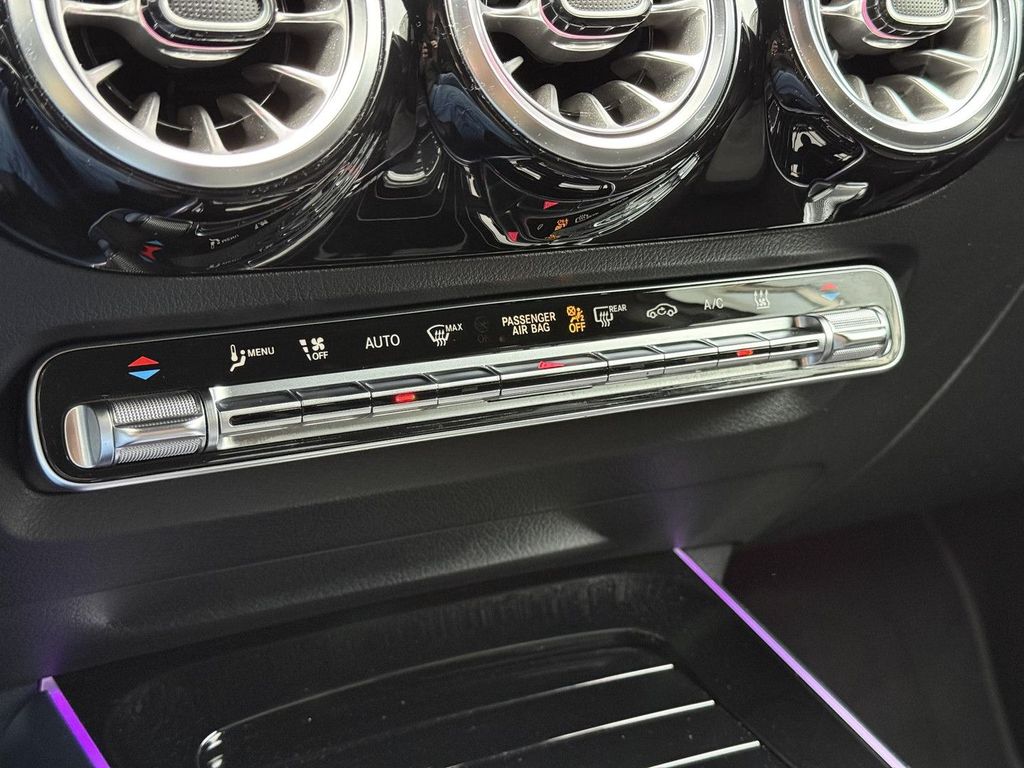 Mercedes-Benz EQA 2021