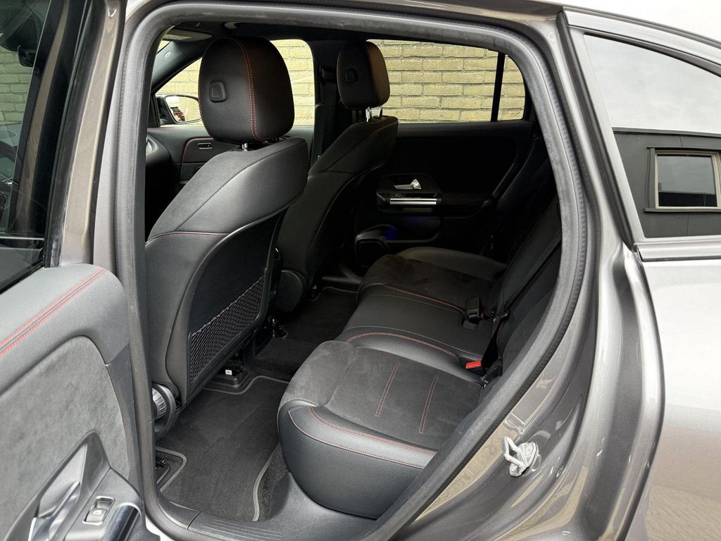 Mercedes-Benz EQA 2021