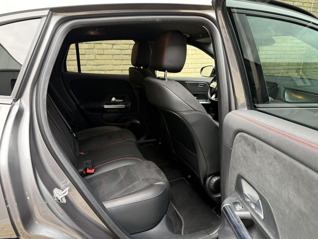 Mercedes-Benz EQA 2021