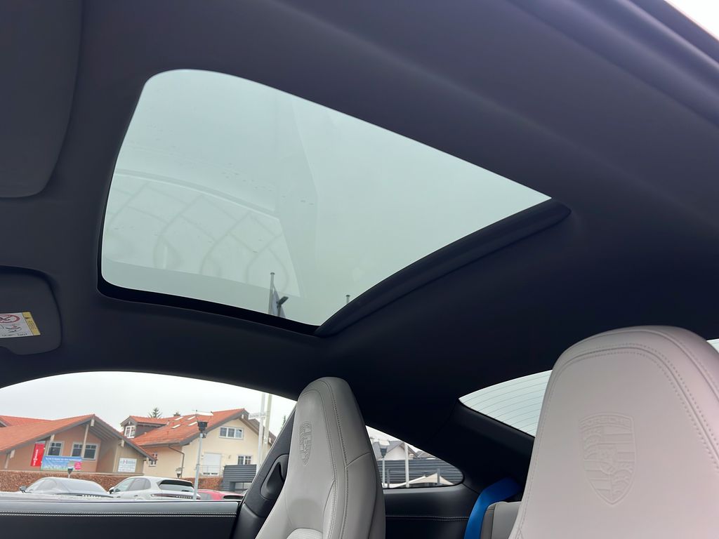 Porsche 992 2023