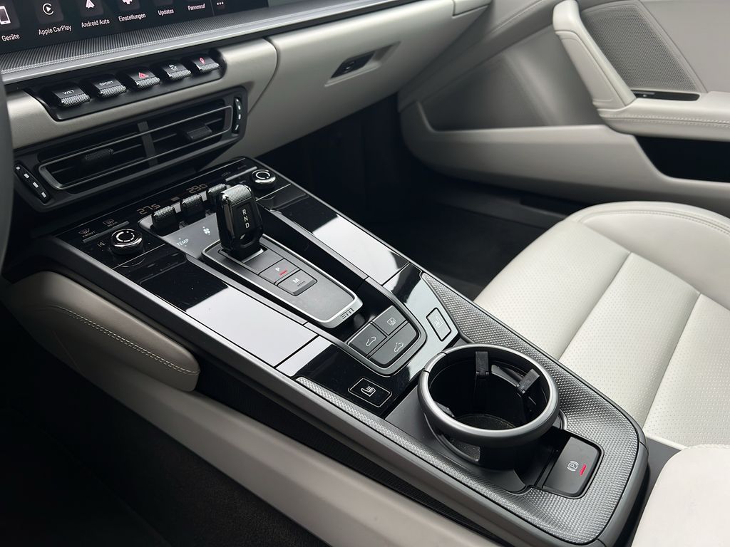 Porsche 992 2023