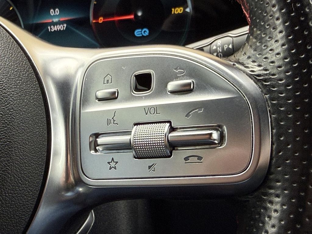 Mercedes-Benz EQA 2021