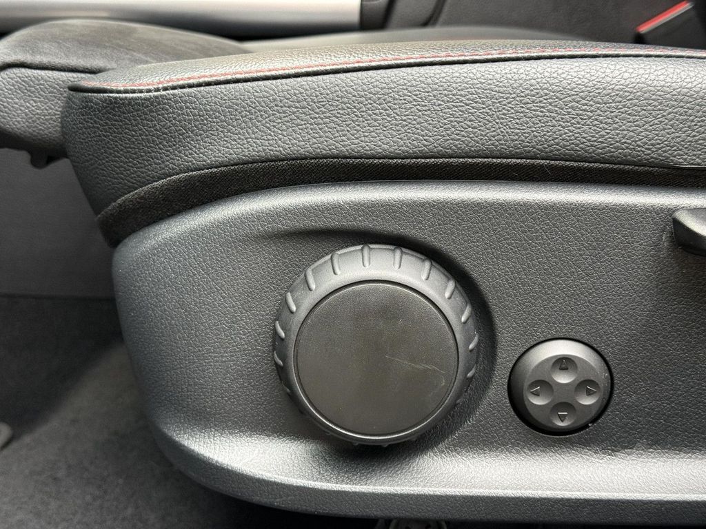 Mercedes-Benz EQA 2021