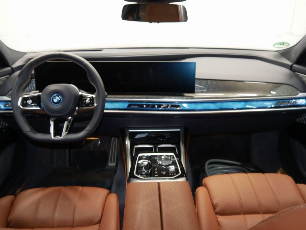 BMW i7 2024