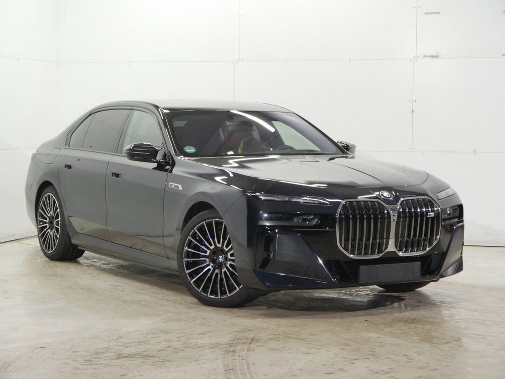 BMW i7 2024