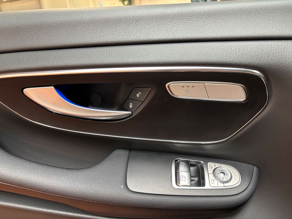 Mercedes-Benz EQV 2024