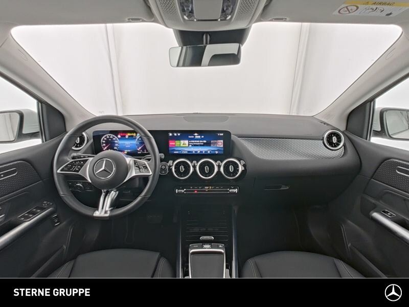 Mercedes-Benz B 220 2024