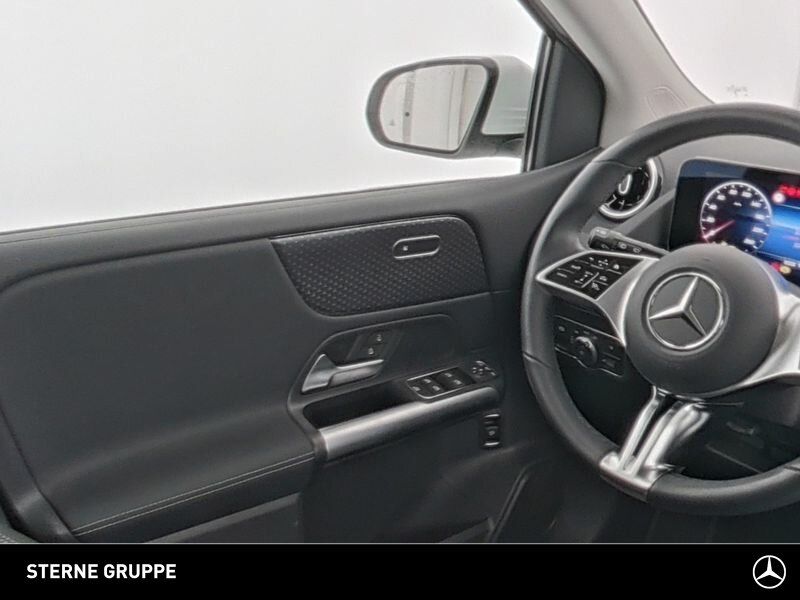 Mercedes-Benz B 220 2024