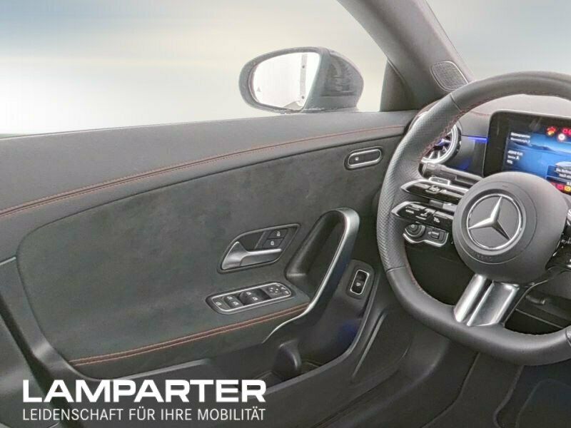 Mercedes-Benz CLA 180 2024