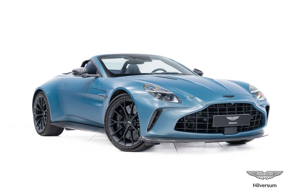 Aston Martin V8 Vantage 2025