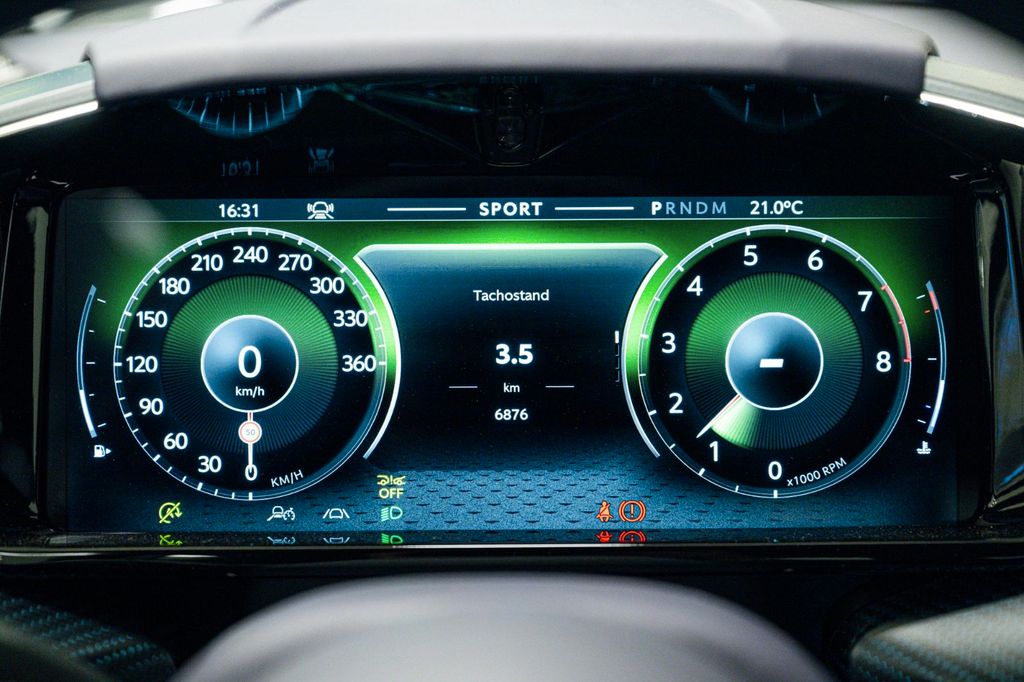 Aston Martin V8 Vantage 2025