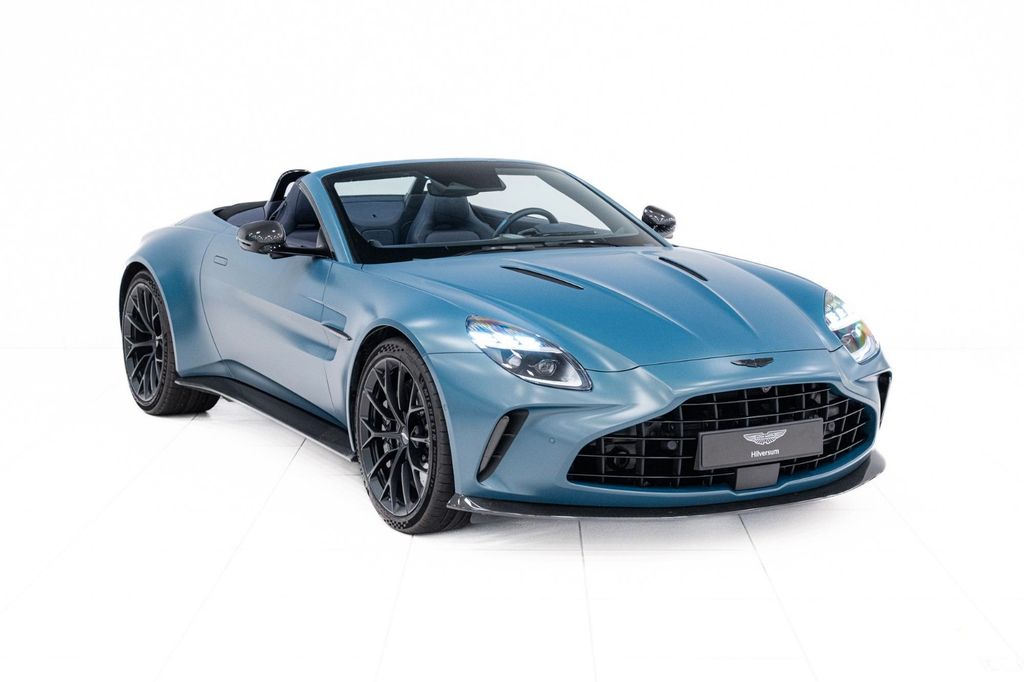 Aston Martin V8 Vantage 2025