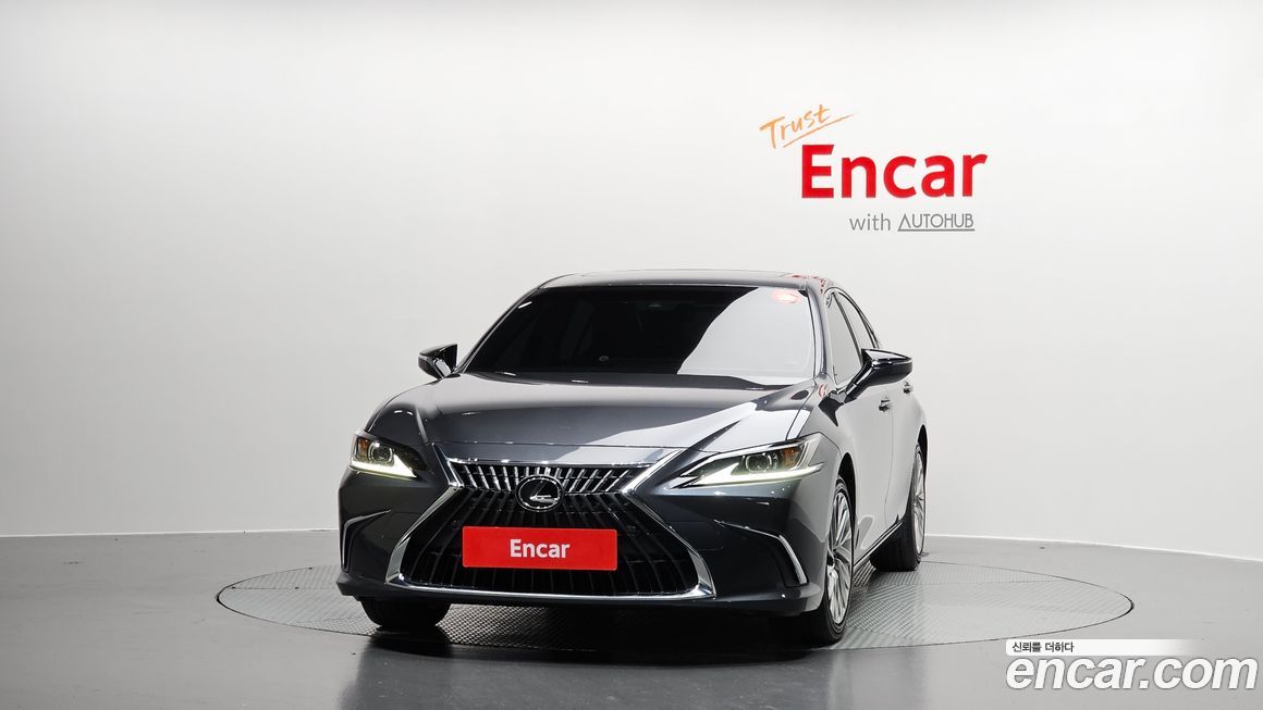 Lexus ES 2023