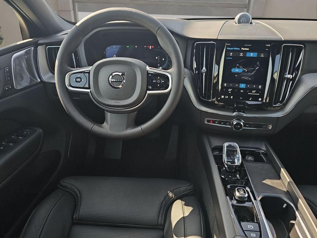Volvo XC60 2025