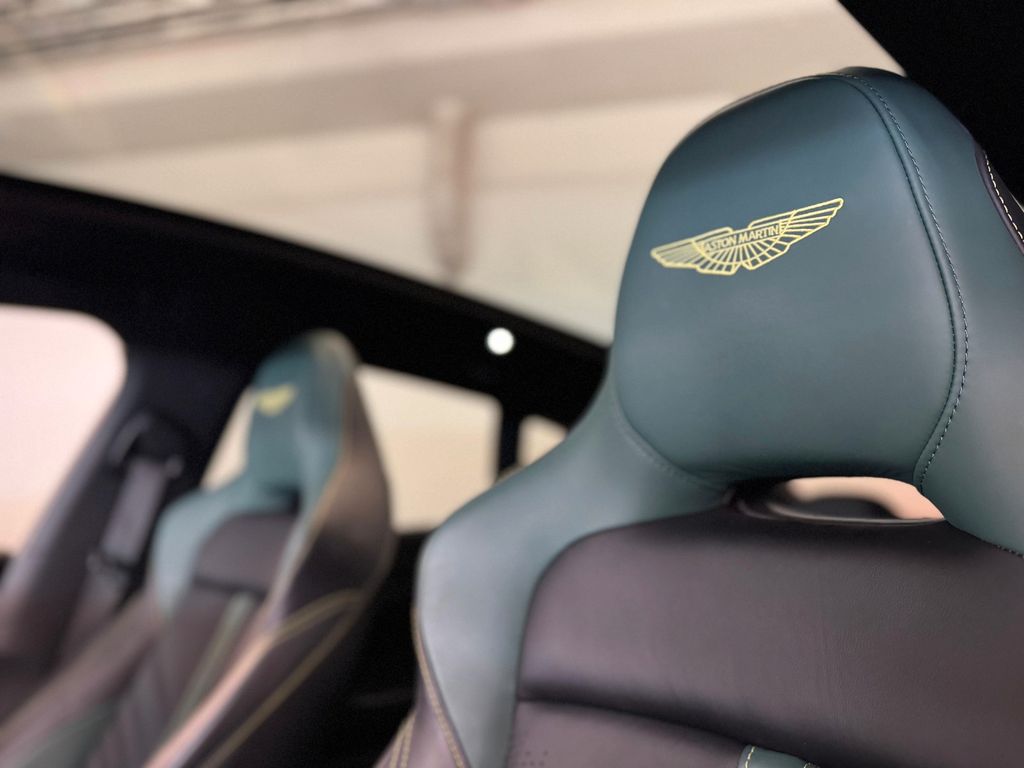 Aston Martin DBX 2023