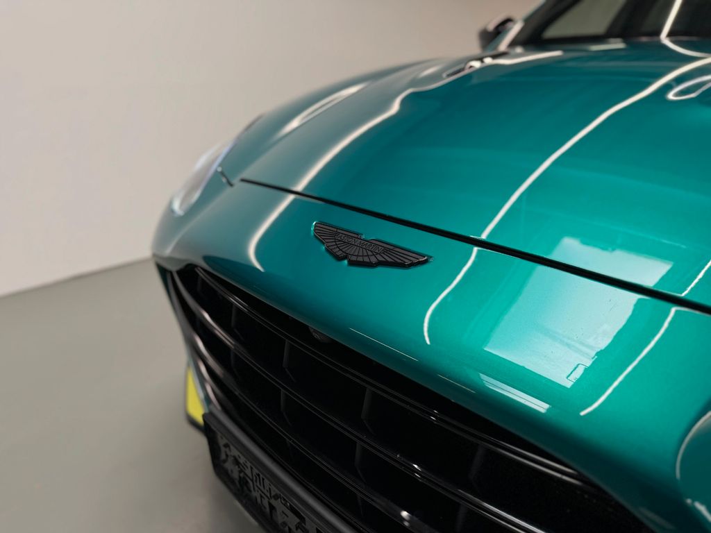 Aston Martin DBX 2023