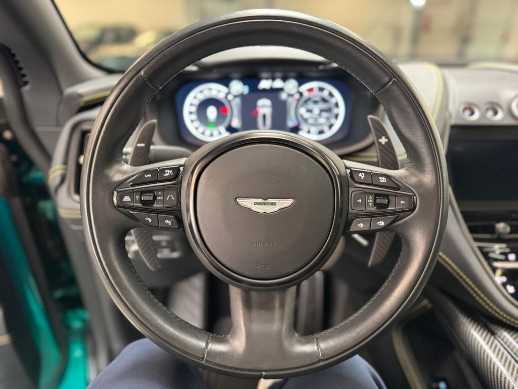 Aston Martin DBX 2023