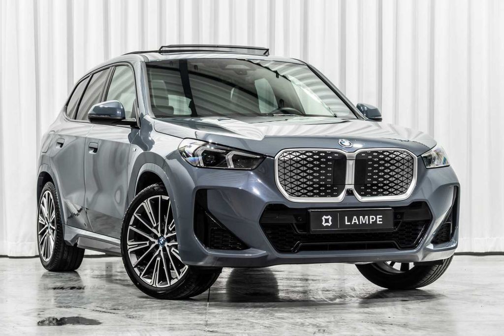 BMW iX1 2025