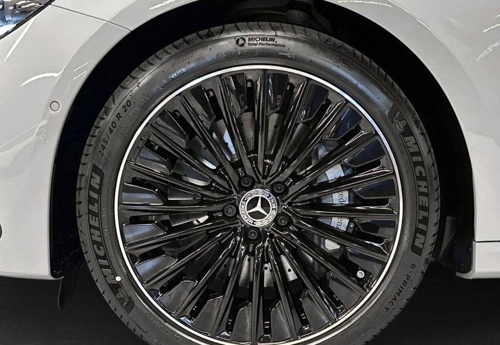 Mercedes-Benz E 300 2025