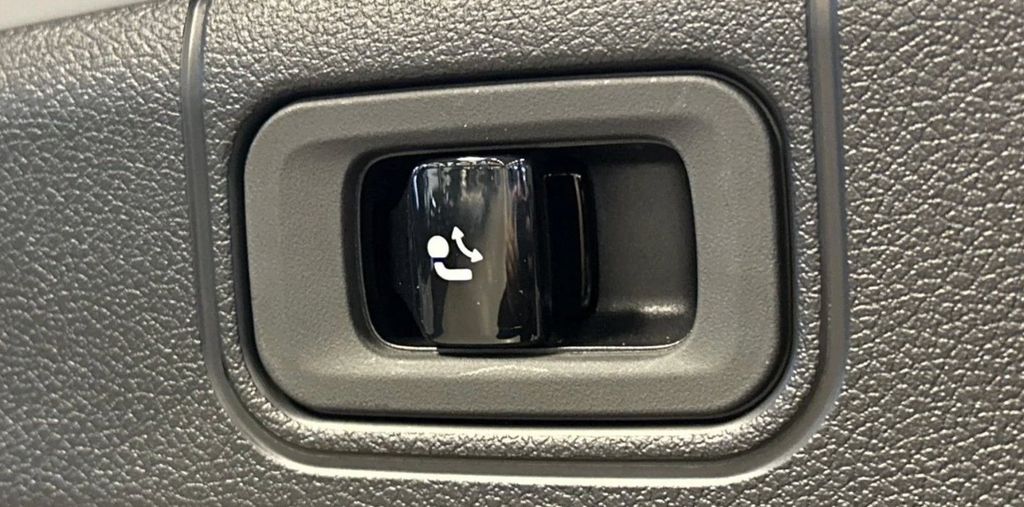 Mercedes-Benz E 300 2025