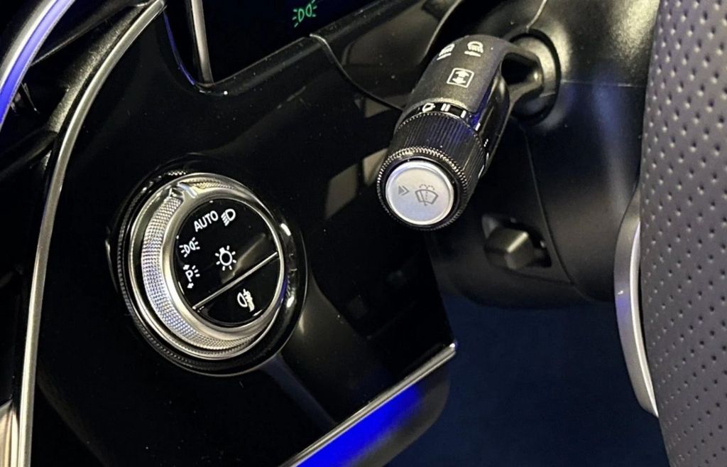 Mercedes-Benz E 300 2025