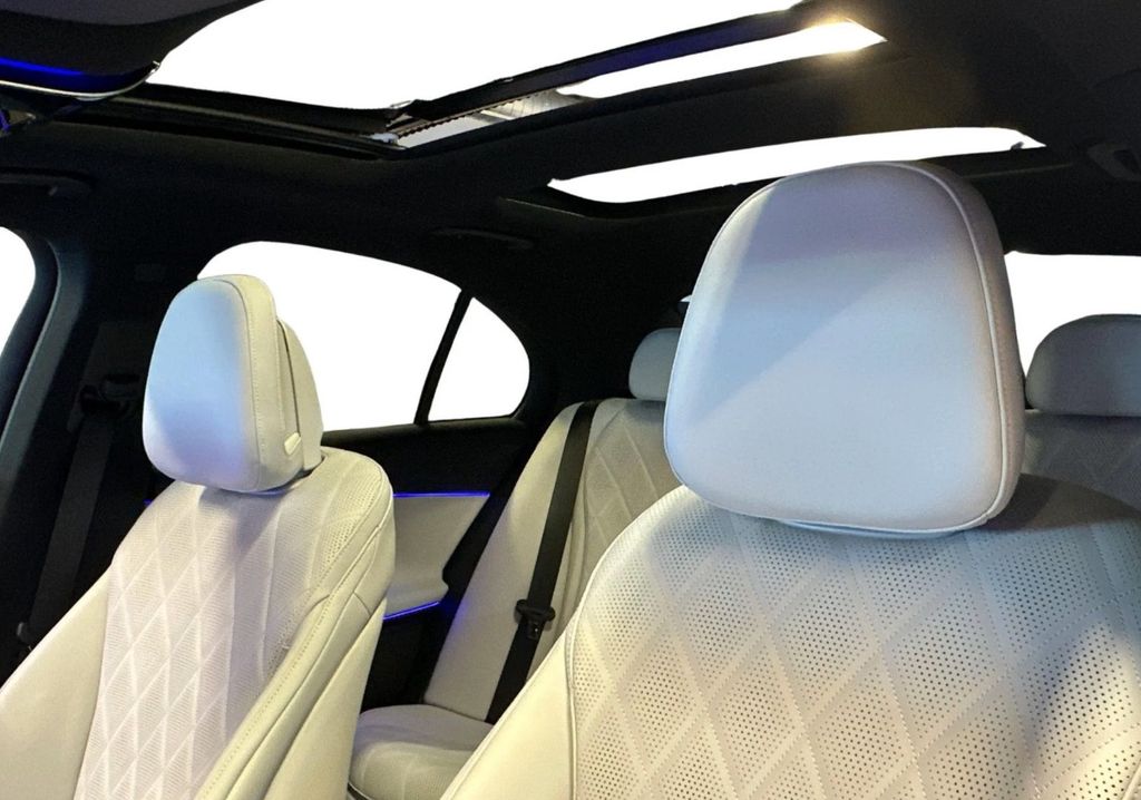 Mercedes-Benz E 300 2025