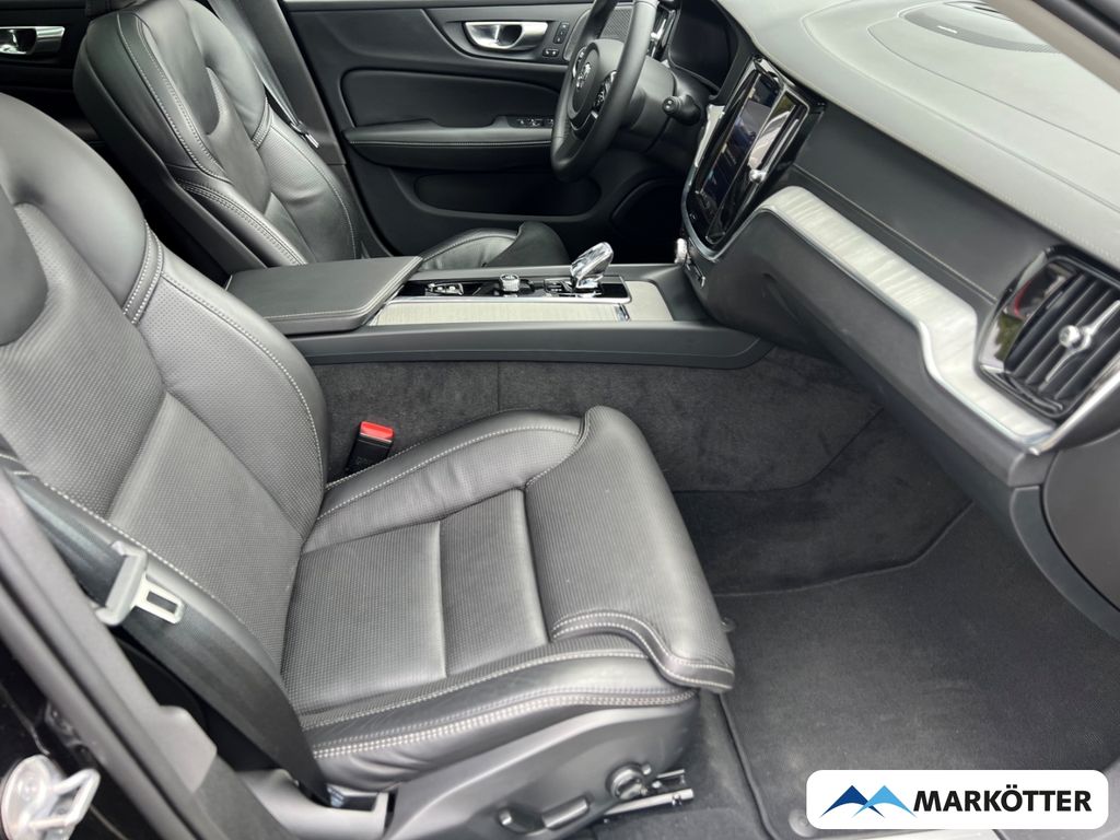 Volvo V60 2023