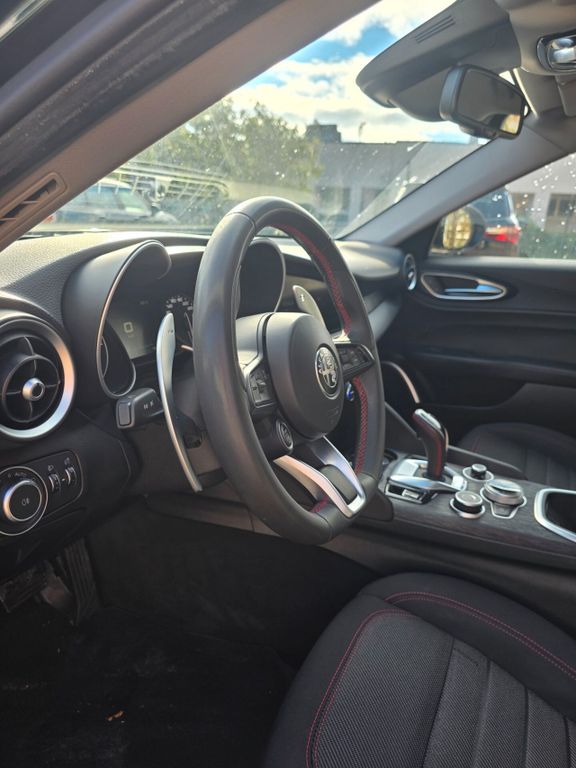 Alfa Romeo Giulia 2021