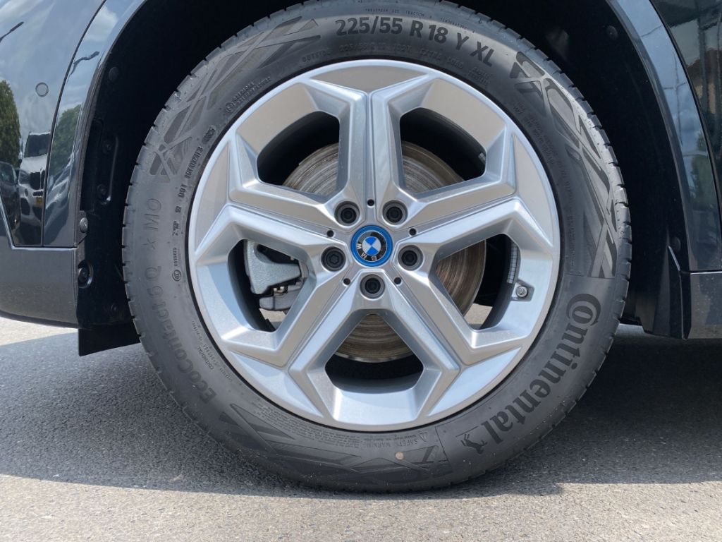 BMW iX1