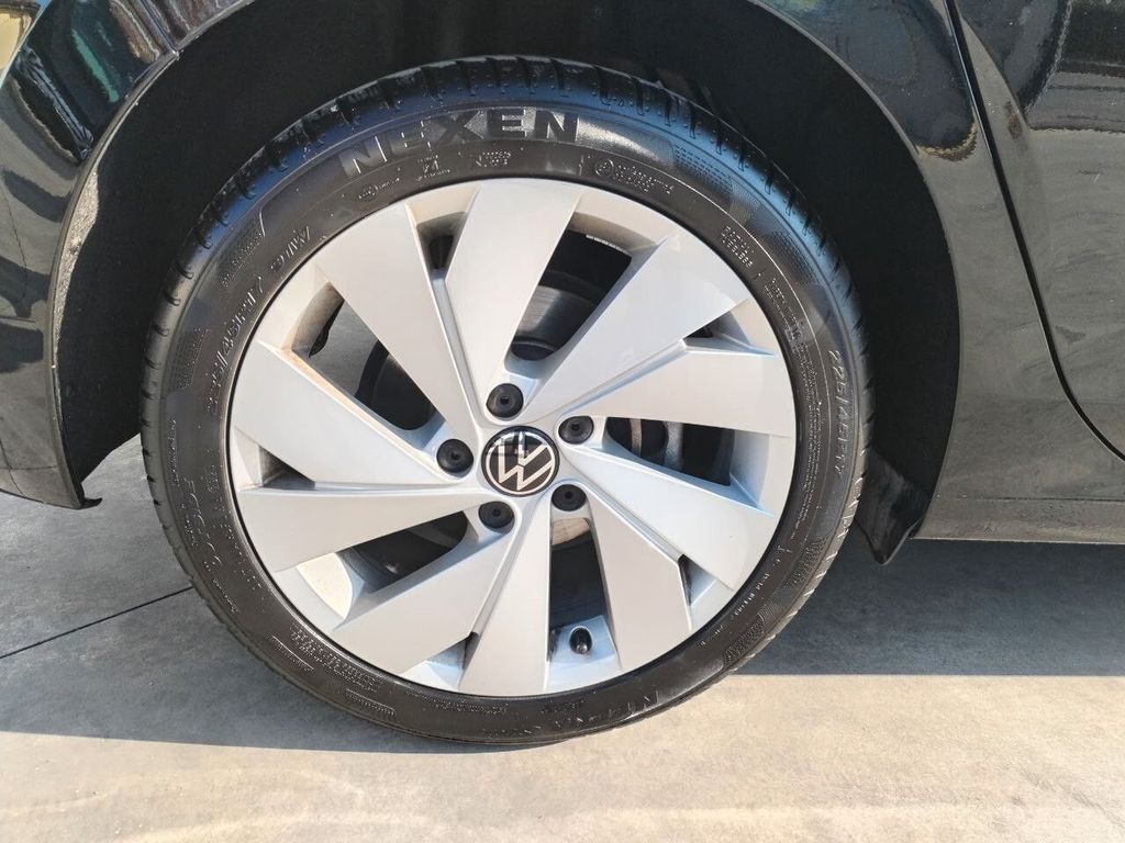 Volkswagen Golf 2025