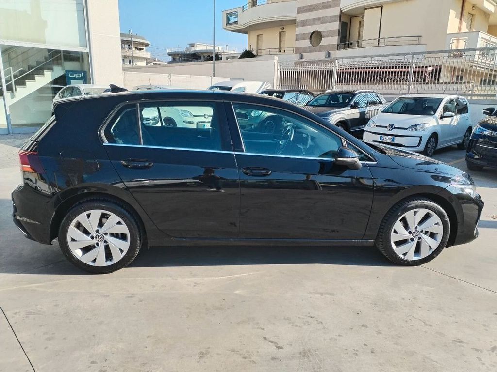 Volkswagen Golf 2025