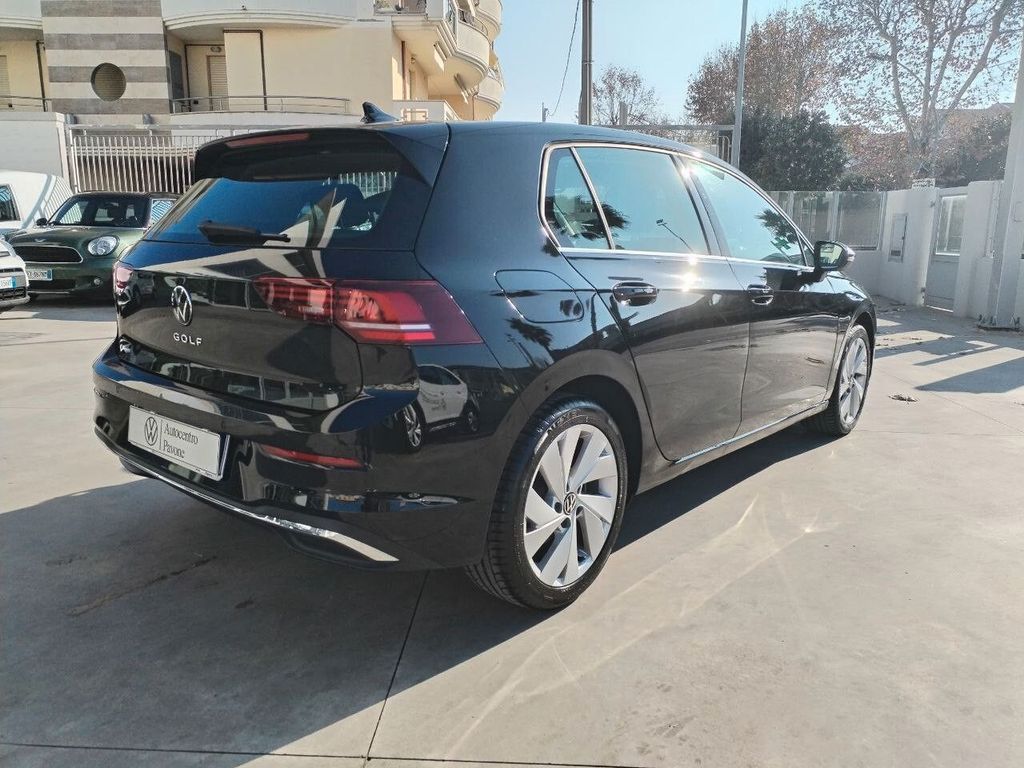 Volkswagen Golf 2025