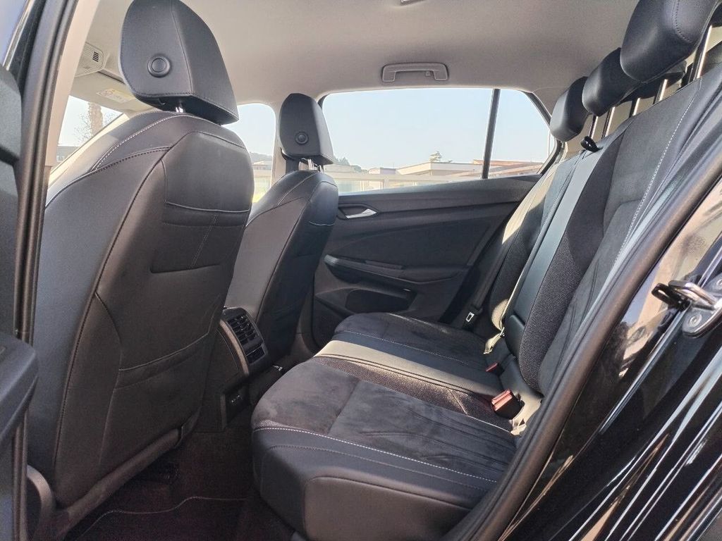 Volkswagen Golf 2025