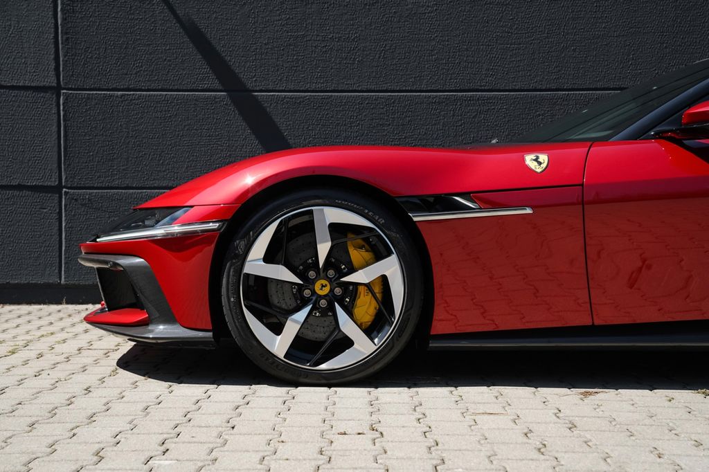 Ferrari 12Cilindri 2025