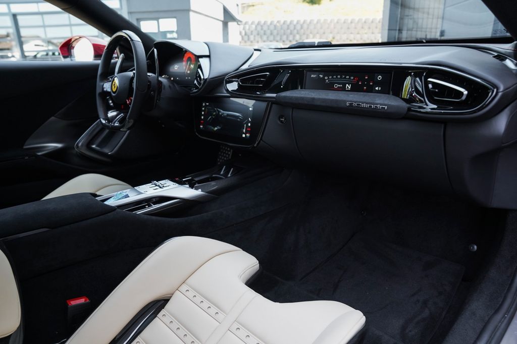 Ferrari 12Cilindri 2025