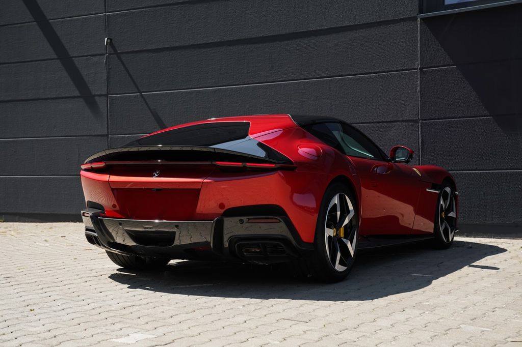 Ferrari 12Cilindri 2025