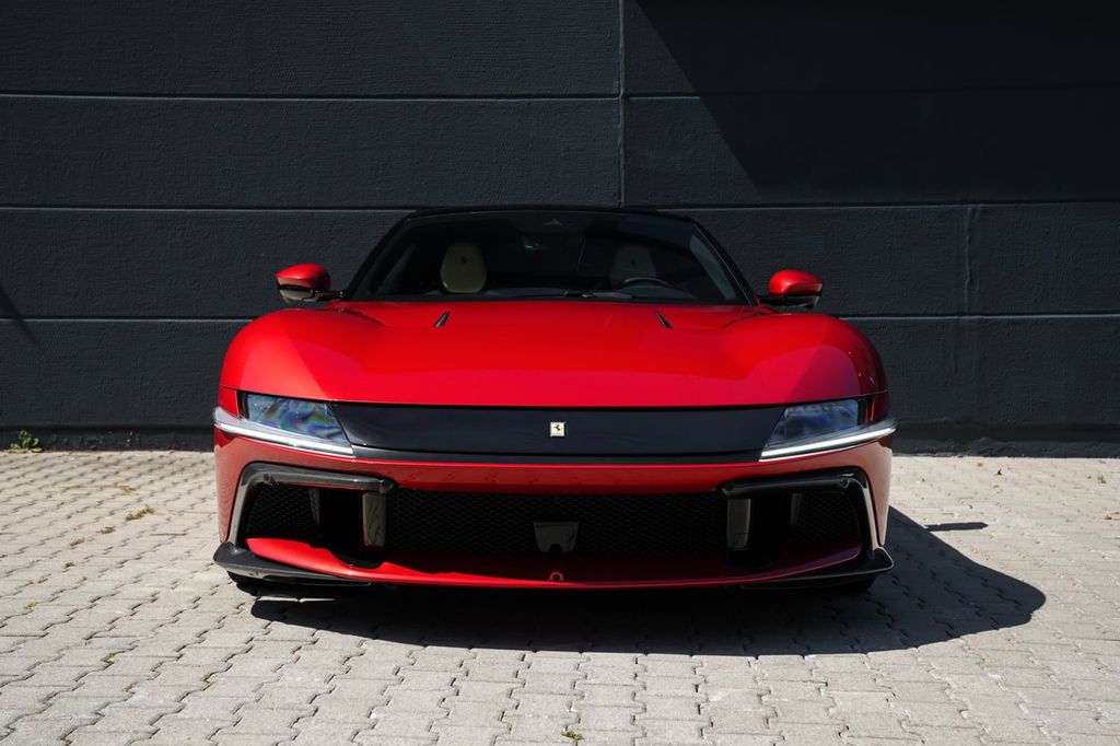 Ferrari 12Cilindri 2025