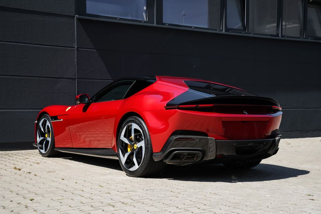 Ferrari 12Cilindri 2025