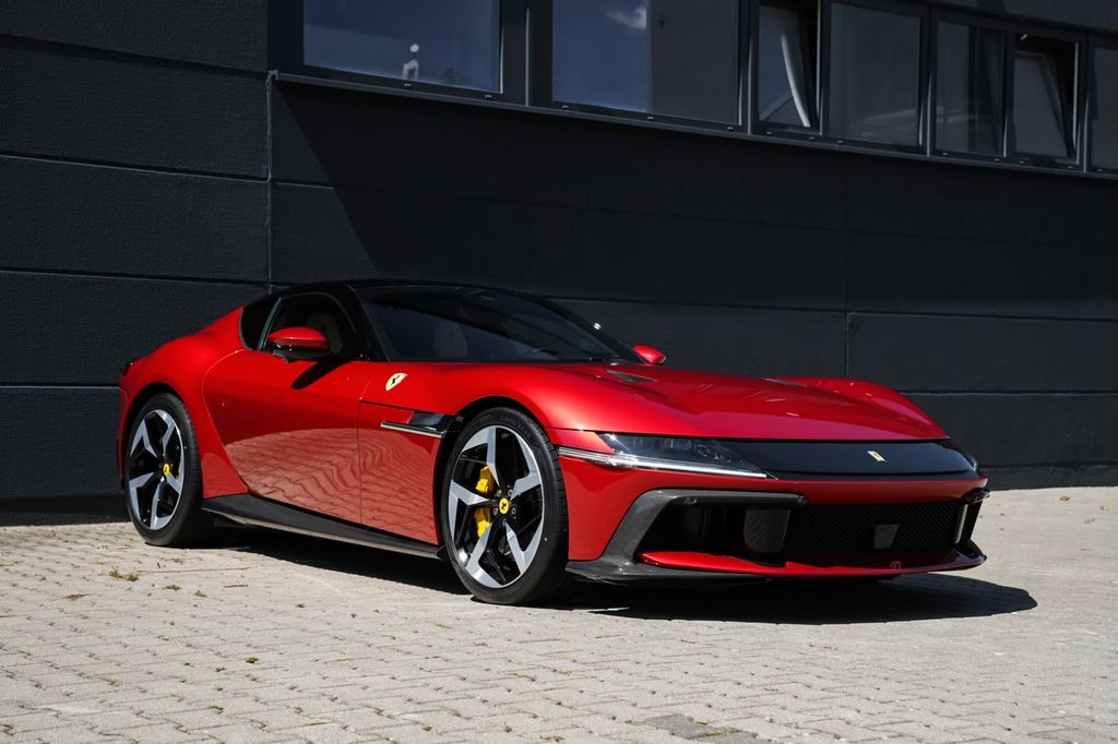 Ferrari 12Cilindri 2025