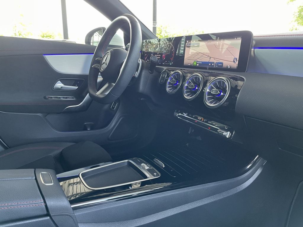 Mercedes-Benz CLA 200 2024