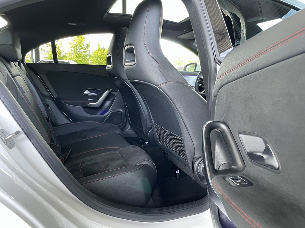 Mercedes-Benz CLA 200 2024