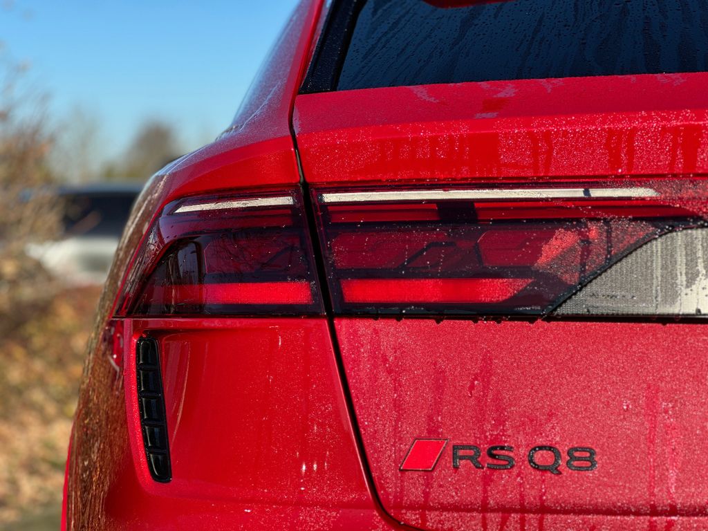 Audi RSQ8 2024