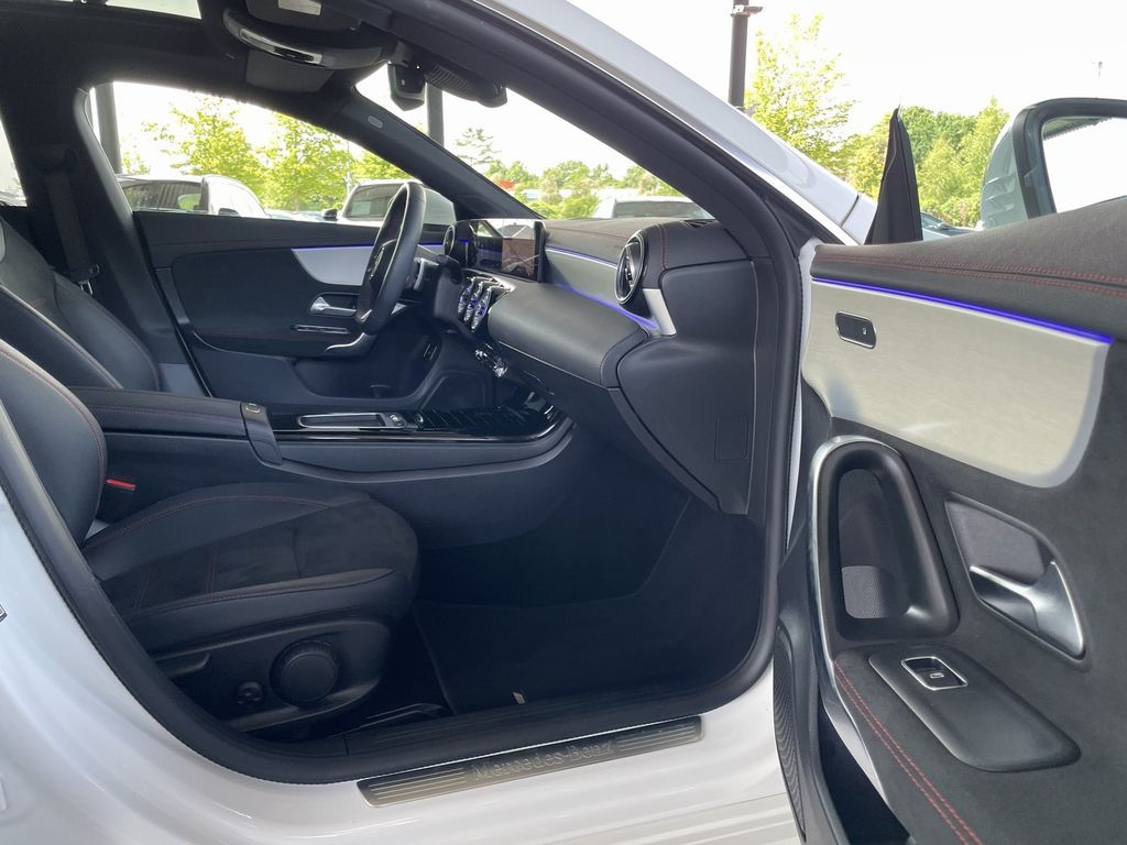 Mercedes-Benz CLA 200 2024