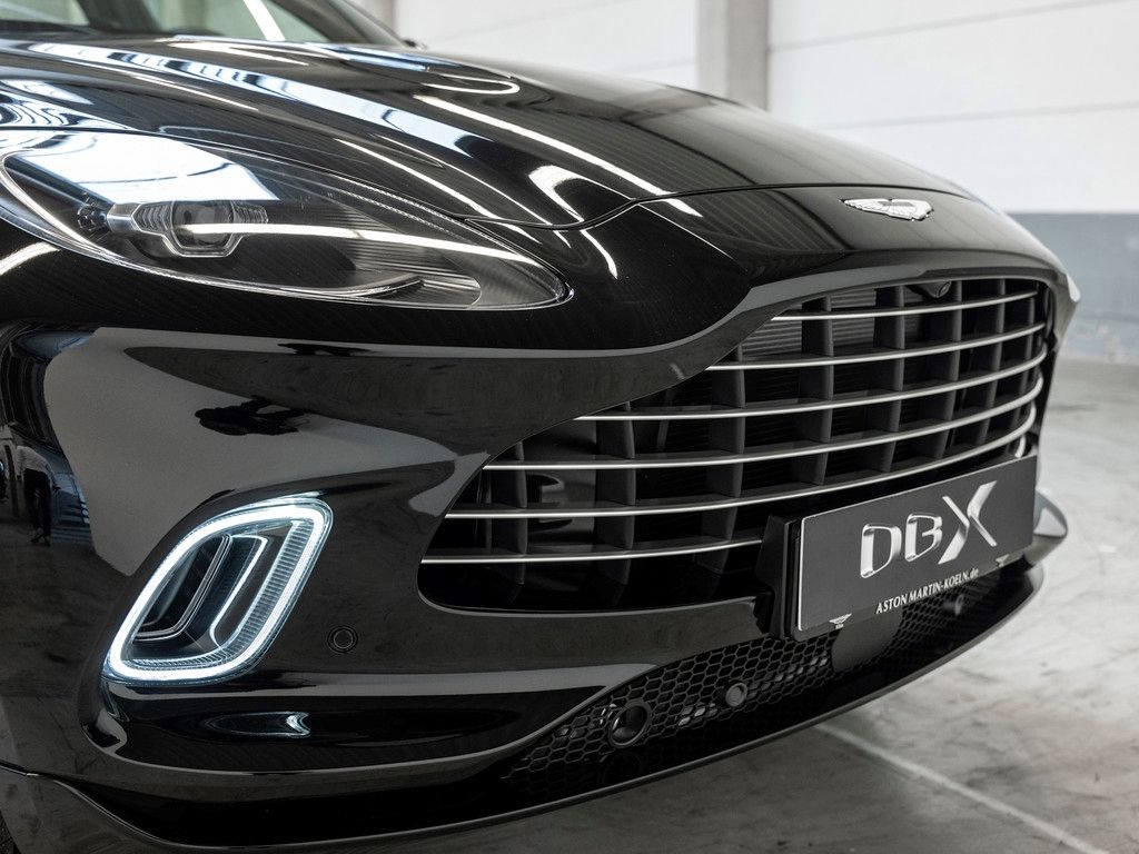 Aston Martin DBX 2024